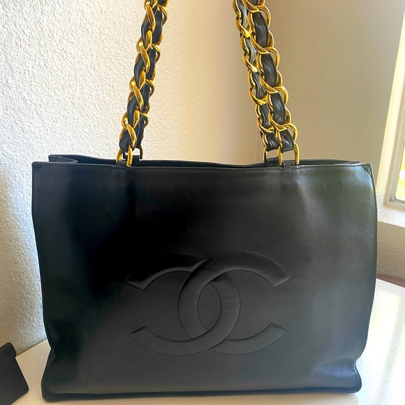 Chanel Vintage Lambskin XL Tote **PRICED TO SELL** - Picture 3 of 13